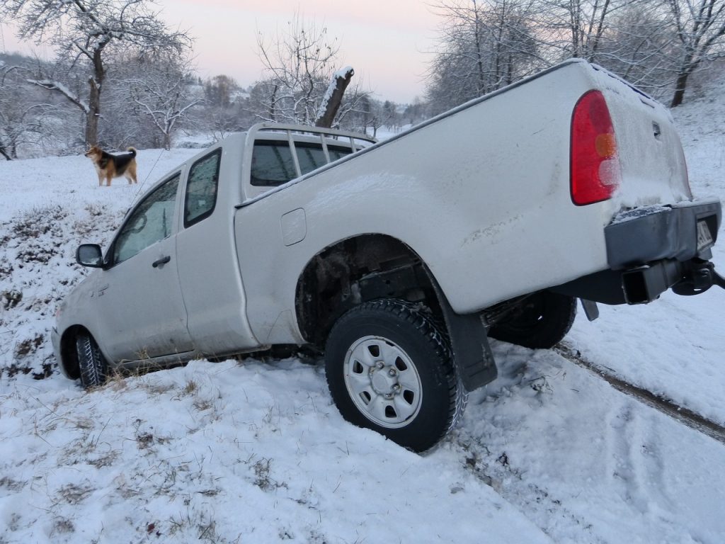 Weather-related crashes kill 90 times more people than tornadoes