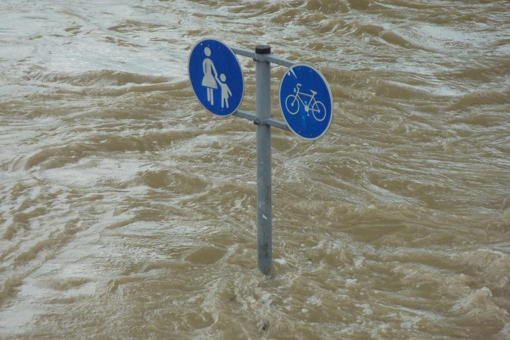 Stubborn floods continue across NSW, Vic – The Canberra Times