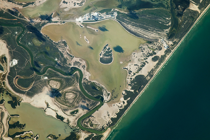 Rio Grande, Meet the Gulf of Mexico