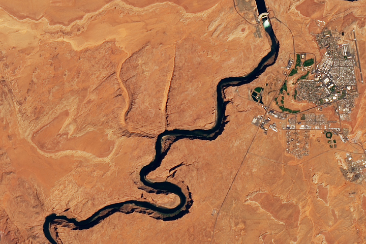 High Flow at Glen Canyon Dam