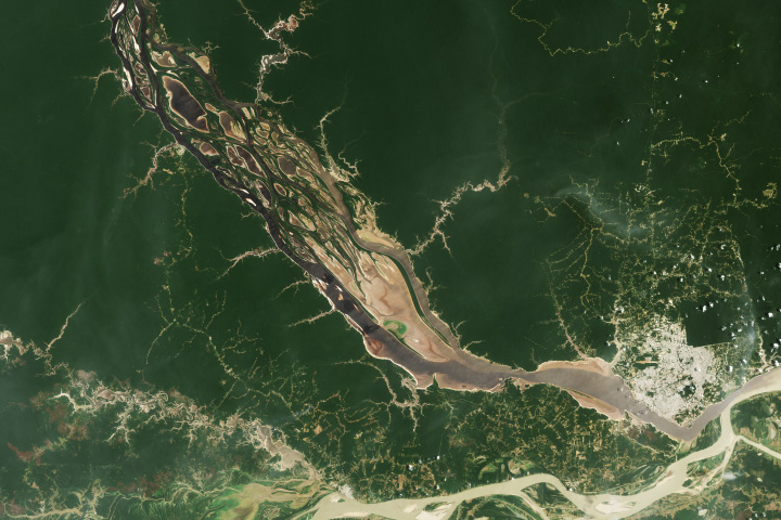 Drought on the Rio Negro