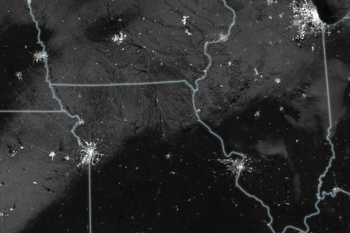 Streak of Snow in the Midwest