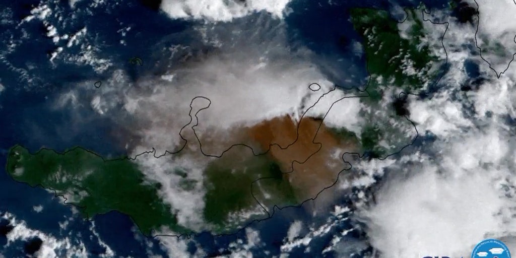 Volcanic eruption in Papua New Guinea visible from space