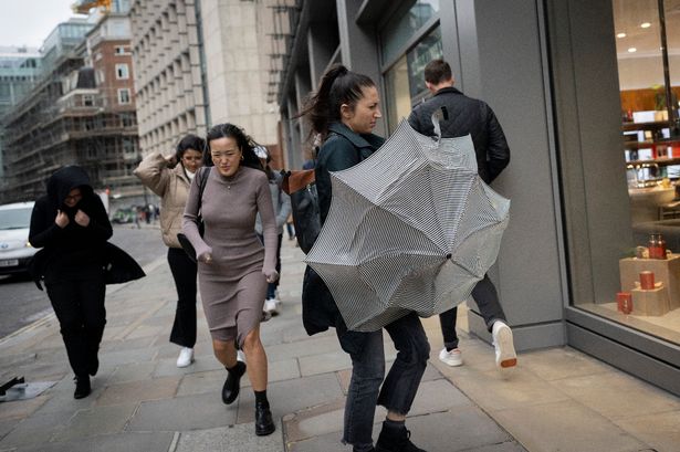 Storm Isha weather maps show hour-by-hour forecast as London set to be battered by 54mph winds