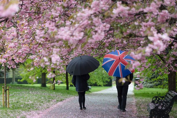 London weather forecast for Easter weekend shows best times to catch the sun and avoid rain