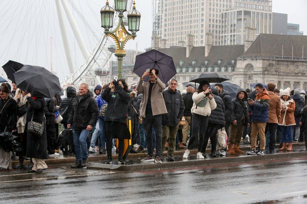 London weather forecast as ‘danger to life’ warning issued over strong winds in South of England