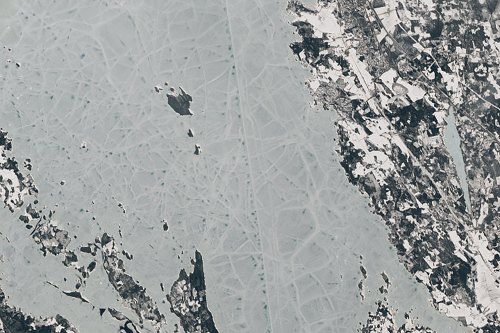 Spring Shipping in Finland’s Largest Lake