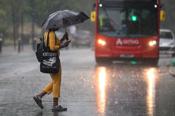 Met Office 12-hour thunderstorm warning for London with chance of flooding