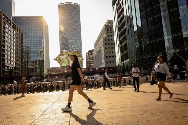 Hottest day of the year predicted by Met Office this weekend as temperatures near 30C