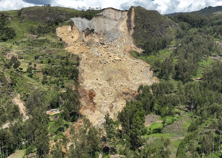 Satellite imagery shows landslide that is believed to have buried thousands in Papua New Guinea