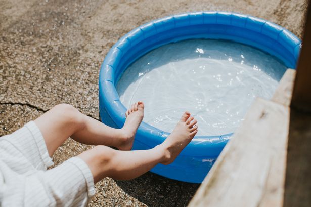 Man shares best way to keep cool in hot temperatures that he learned in the Royal Navy