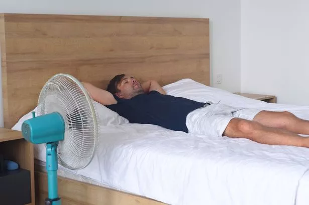 Expert explains the main mistakes people make when trying to sleep in a heatwave