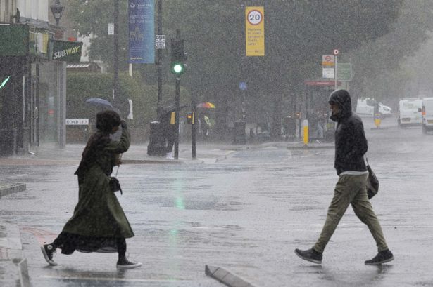 BBC Weather issues London thunderstorm warning as hottest day turns to rain