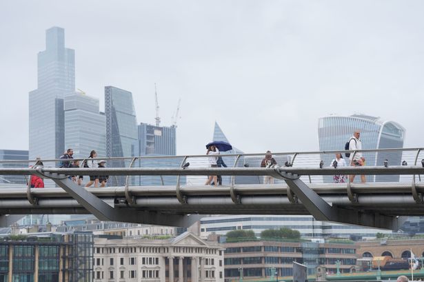 London weather experts warn of 38 hours of rain ‘ending summer with a bang’