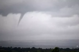 Tornado warning issued in London as strong winds forecast across UK