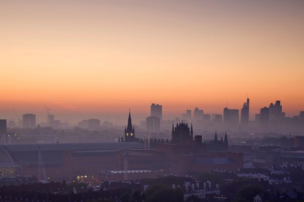 Met Office issues London fog alert with drivers warned ‘dense’ weather will make journeys tricky