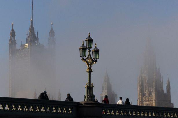 New London weather map shows temperatures to drop to 7C in icy blast