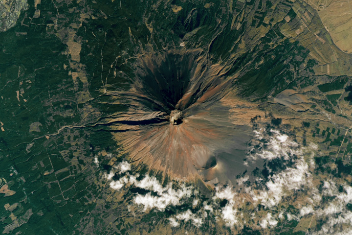 Mount Fuji Bare Again After Fleeting Snow