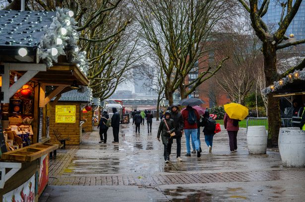 Wind gusts of 46mph forecast in London as the Met Office issues warning