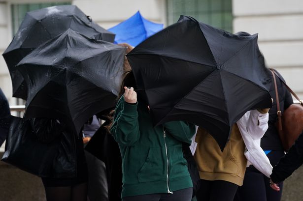 Storm Éowyn to reach London as Met Office forecasts 54mph winds in new weather warning