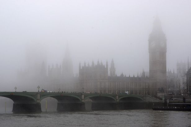 London weather latest as Met Office forecasts ‘blanket of freezing fog’ as cold snap continues