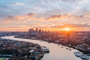 Fascinating pictures show London’s harsh winters when the River Thames would completely freeze over