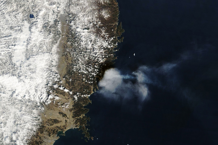 Fire Grows Unusually Large in Japan