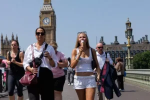 The day 35C ‘is possible’ in London as Met Office predict hottest day of year forecast