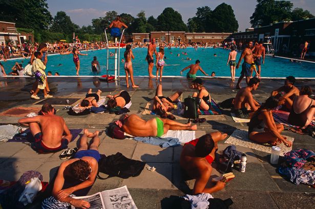 Doctor warns Londoners to stay out of sun during 4 key hours each day of heatwave