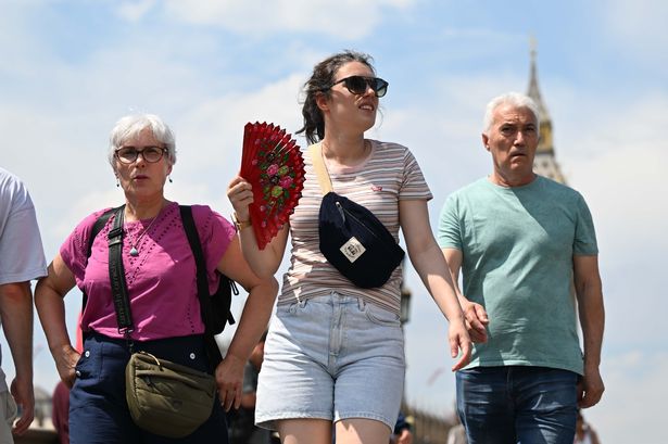 Six day heat-health alert issued for London as Met Office predict ‘longer and wider’ heatwave