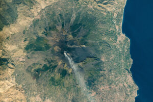 Italy’s Majestic Mount Etna