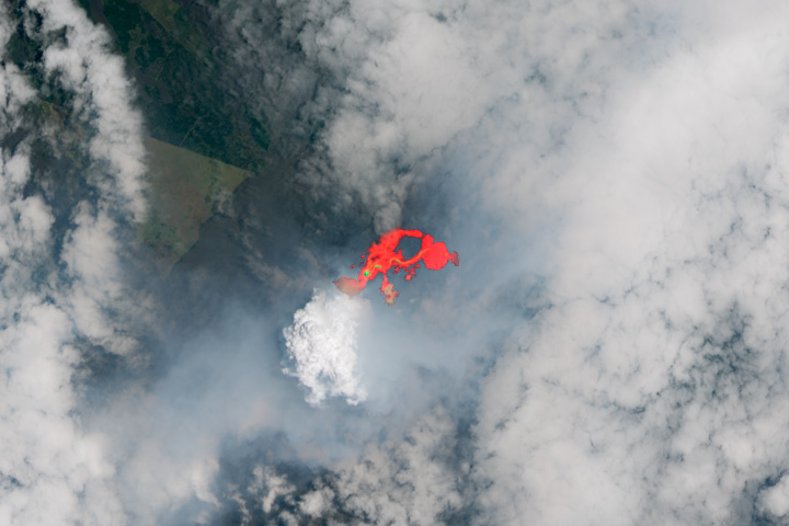 More Lava Fills Kilauea Crater