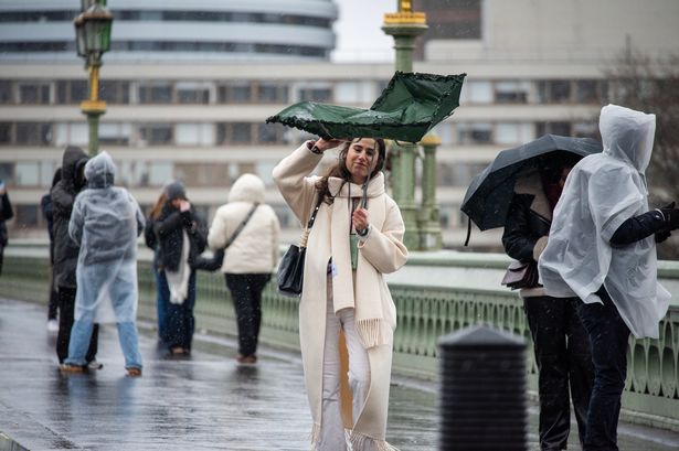 Exact time heavy rain and 49mph wind gusts will hit London: Hour-by-hour forecast