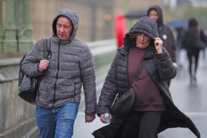 Met Office issues heavy rain warning for London with 50mm set to fall