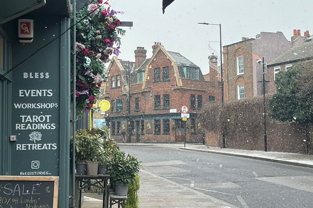 London weather live as huge snow flurry falls with temperatures plummeting to 0C