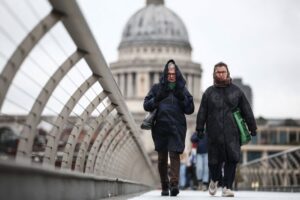 London weather warning for ‘big change’ as temperatures to plummet 6C in 24 hours