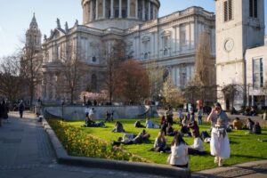 London weather – How hot will it get this week and when are thunderstorms forecast?