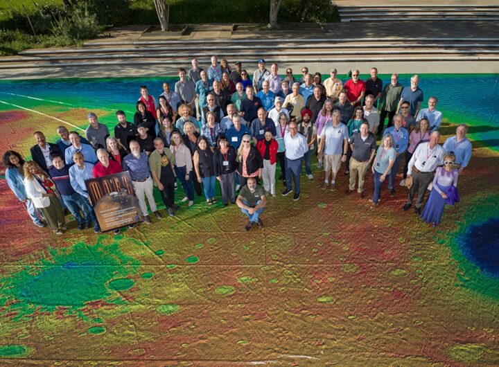 Odyssey Team Celebrates on a Global Map of Mars