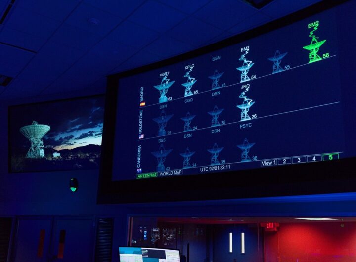 The Deep Space Network Acquires Artemis II Signal