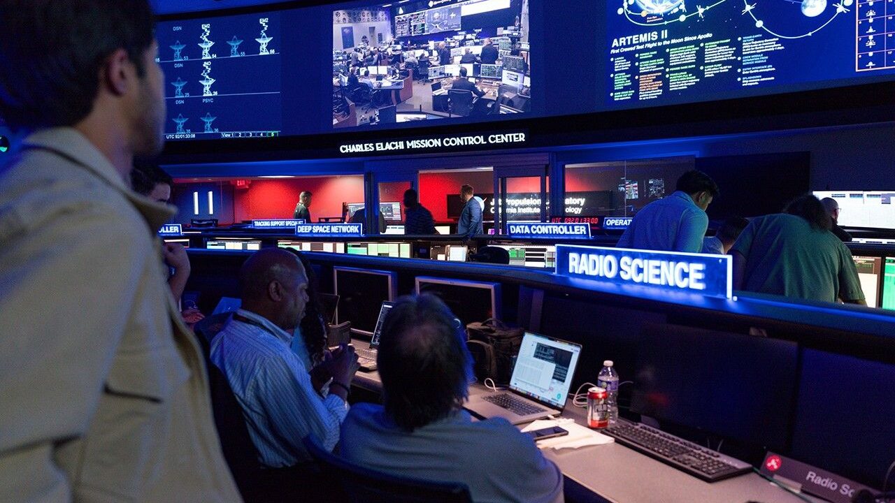 Watching the Artemis II Mission Unfold at JPL’s Space Flight Operations Facility