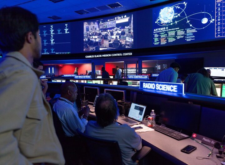Watching the Artemis II Mission Unfold at JPL’s Space Flight Operations Facility