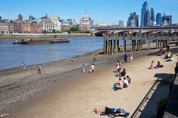 London will be hotter than Lisbon, Rome and Hawaii on Friday as temperatures soar ahead of Bank Holiday weekend