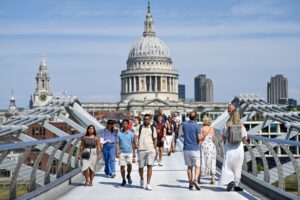 London weather U-turn as temperatures set to dive with rain on the way