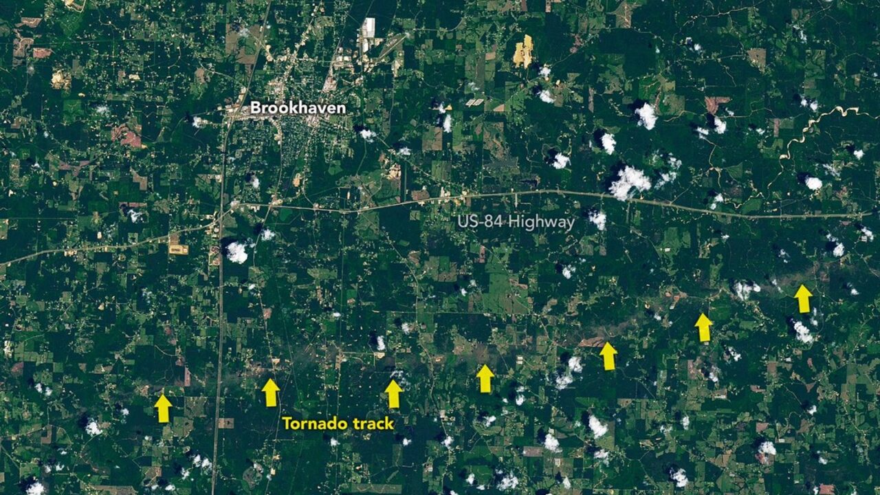 Tornado Draws a Jagged Line in Mississippi