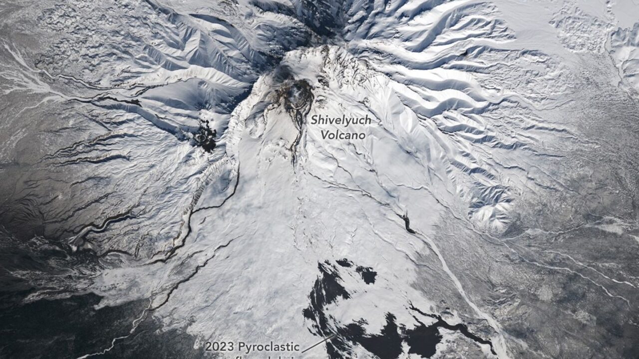 Melting Snow Off Shivelyuch