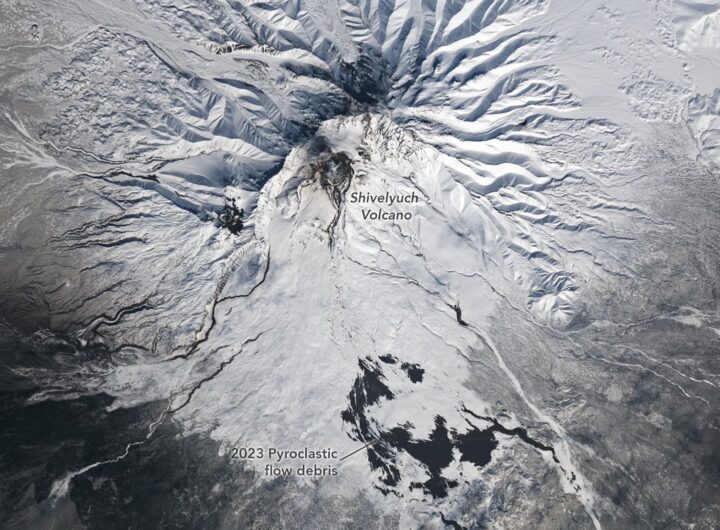 Melting Snow Off Shivelyuch