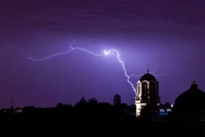 Thunderstorm strikes London for second time this week amid sweltering temperatures