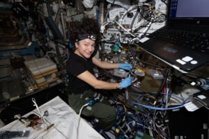 Astronaut Jessica Meir Assists With Hardware Updates for NASA’s Cold Atom Lab